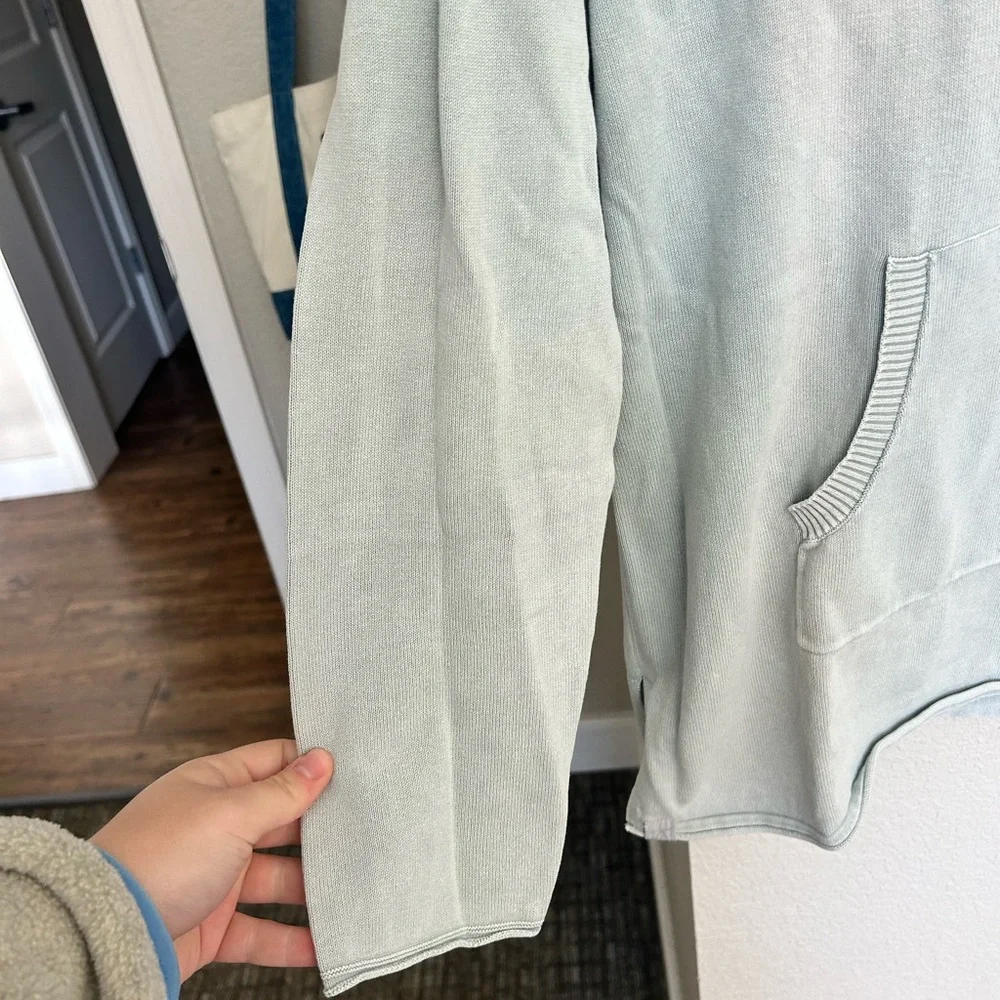 BAREFOOT DREAMS | Sunbleached 100% cotton bonfire hoodie sage green size medium - Picture 5 of 7